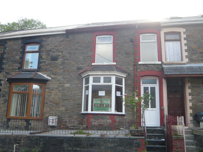 15 Gorwyl Road, Ogmore Vale - Front